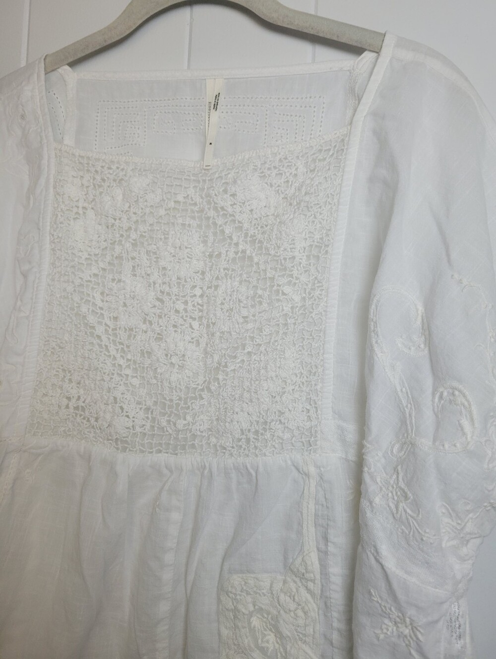 By Anthropologie Short Sleeve Patched Poncho Top White Embroidered Crochet MD - Picture 5 of 13